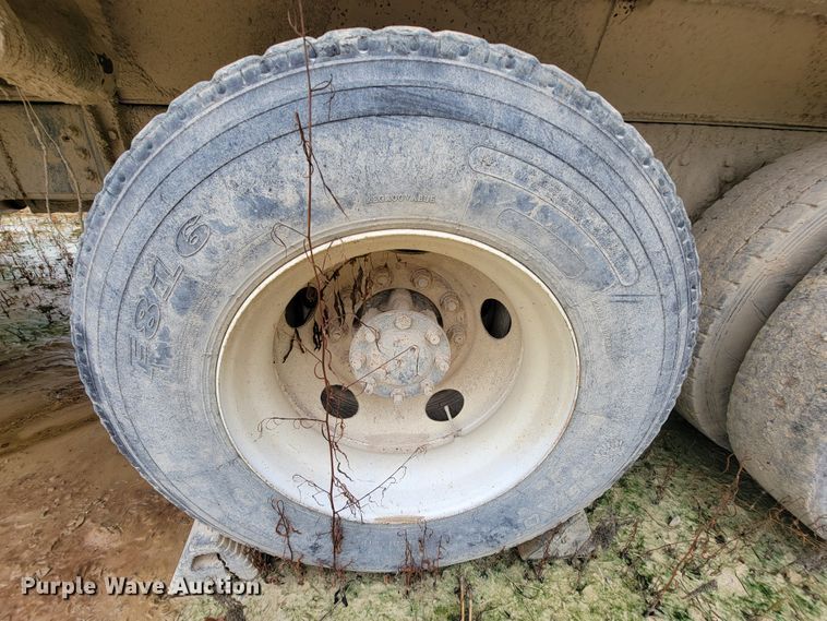 image for item KD9478 2000 International 4900  dump truck