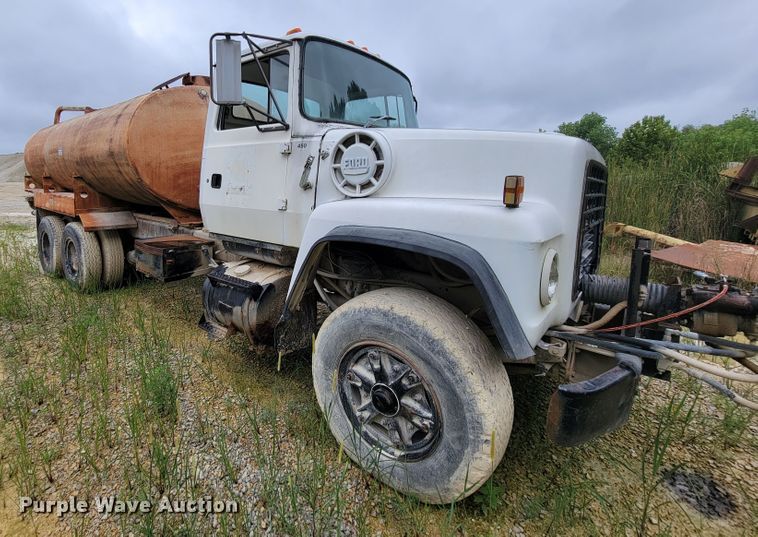 image for item KD9480 Ford  water truck