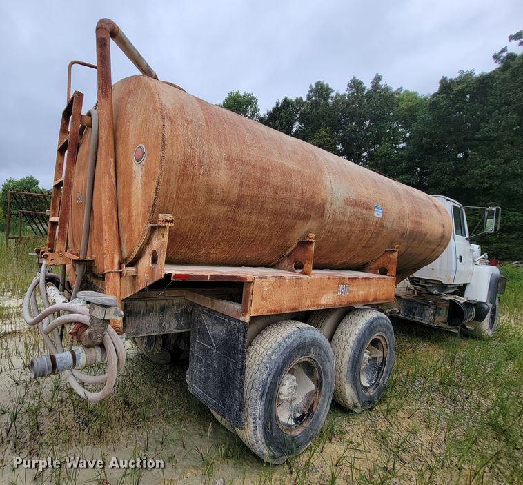 image for item KD9480 Ford  water truck