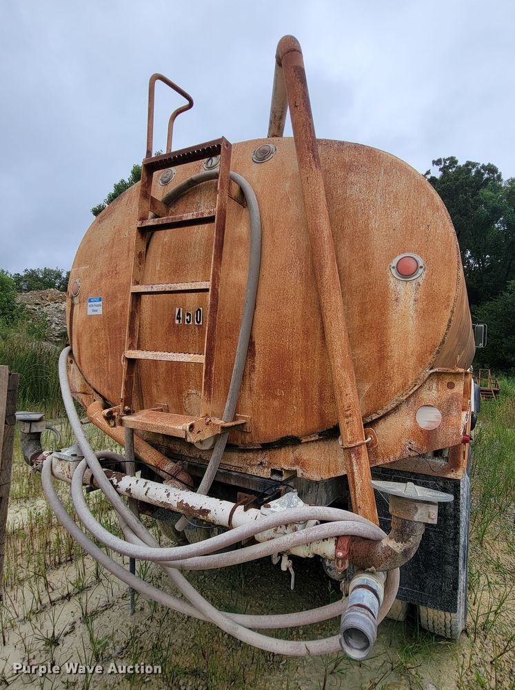 image for item KD9480 Ford  water truck