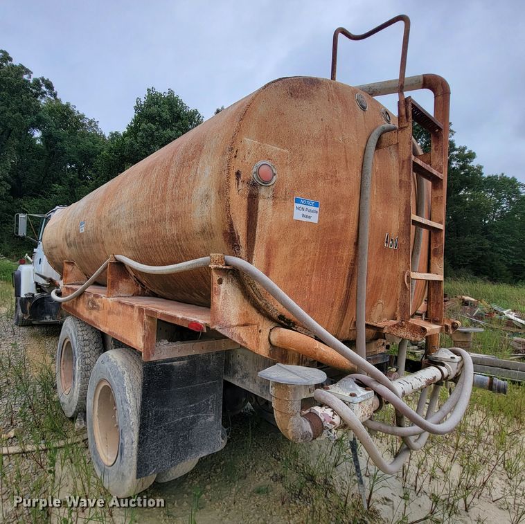 image for item KD9480 Ford  water truck