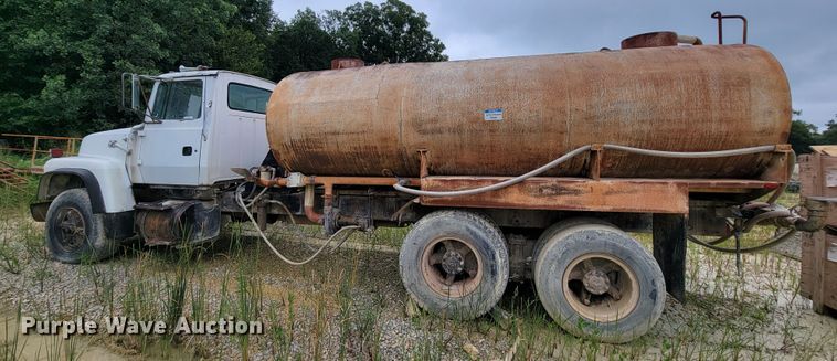 image for item KD9480 Ford  water truck