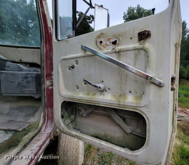 image for item KD9480 Ford  water truck