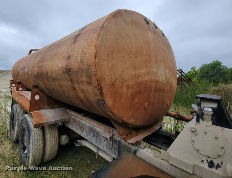 image for item KD9480 Ford  water truck