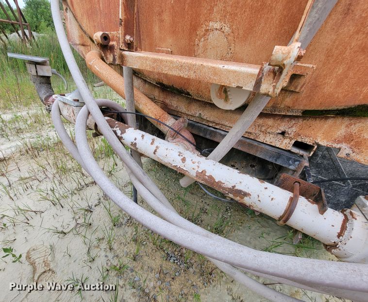 image for item KD9480 Ford  water truck