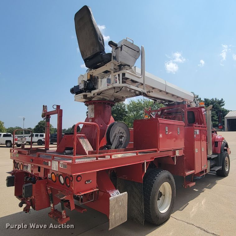 image for item KD9491 2012 International 7400  digger derrick truck