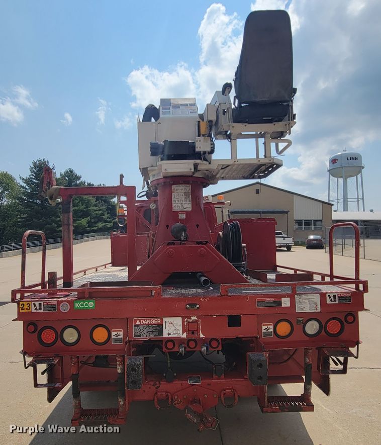 image for item KD9491 2012 International 7400  digger derrick truck