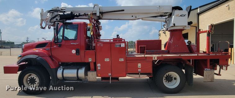 image for item KD9491 2012 International 7400  digger derrick truck