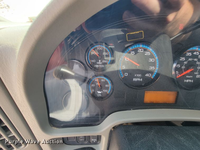 image for item KD9491 2012 International 7400  digger derrick truck