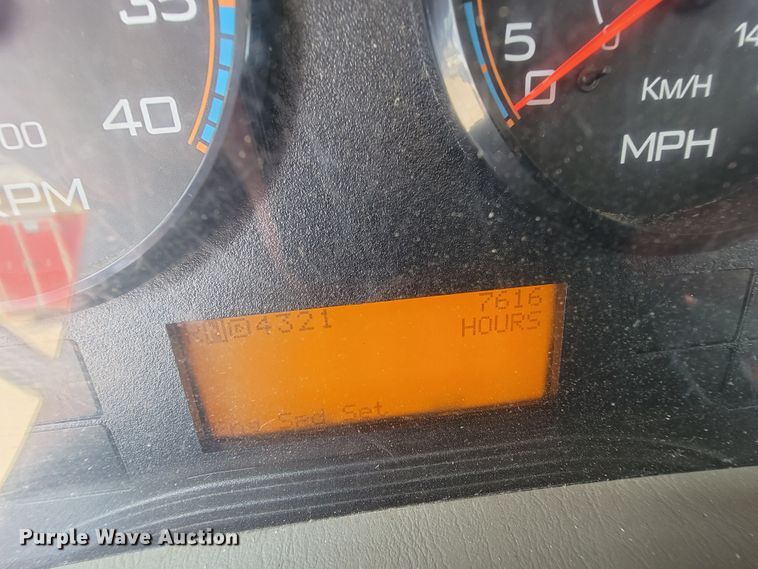 image for item KD9491 2012 International 7400  digger derrick truck