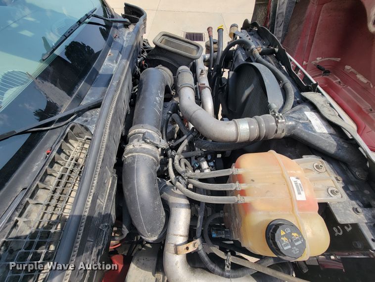 image for item KD9491 2012 International 7400  digger derrick truck