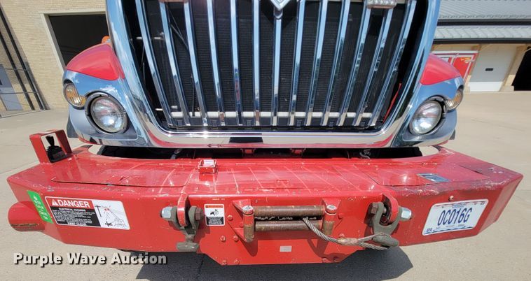 image for item KD9491 2012 International 7400  digger derrick truck