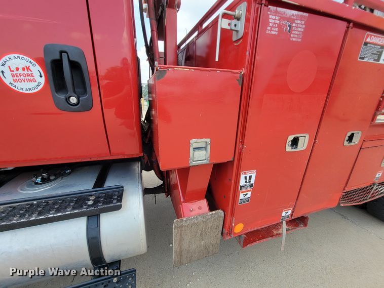 image for item KD9491 2012 International 7400  digger derrick truck