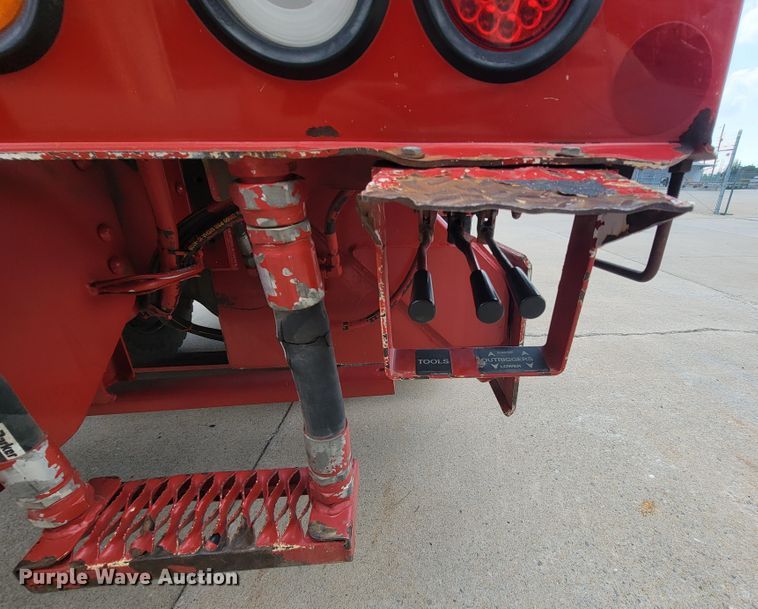 image for item KD9491 2012 International 7400  digger derrick truck