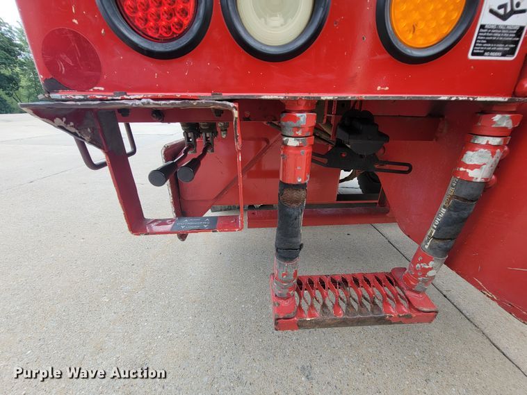 image for item KD9491 2012 International 7400  digger derrick truck