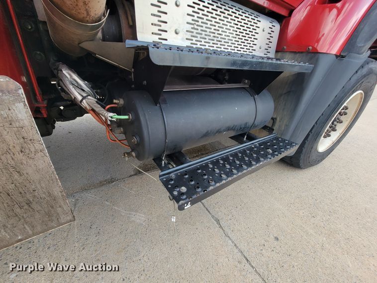 image for item KD9491 2012 International 7400  digger derrick truck