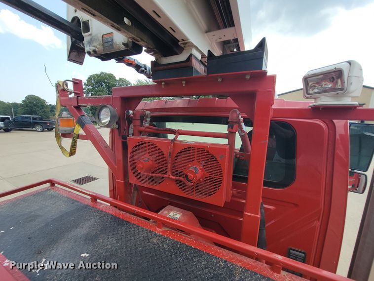 image for item KD9491 2012 International 7400  digger derrick truck