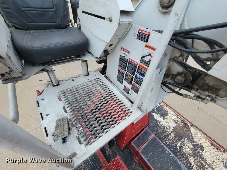 image for item KD9491 2012 International 7400  digger derrick truck