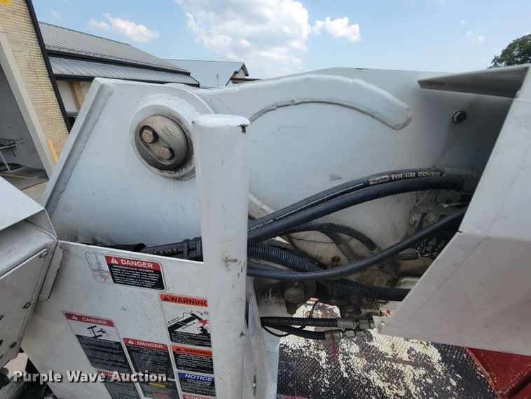 image for item KD9491 2012 International 7400  digger derrick truck