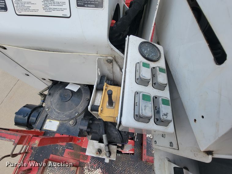 image for item KD9491 2012 International 7400  digger derrick truck