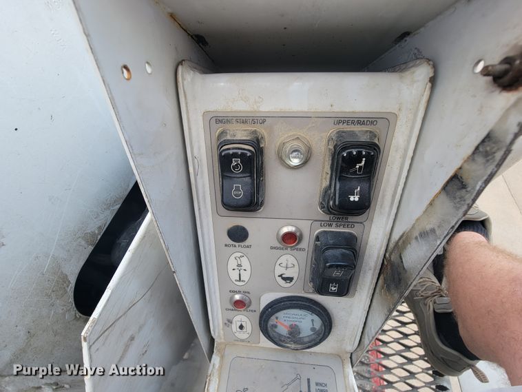 image for item KD9491 2012 International 7400  digger derrick truck