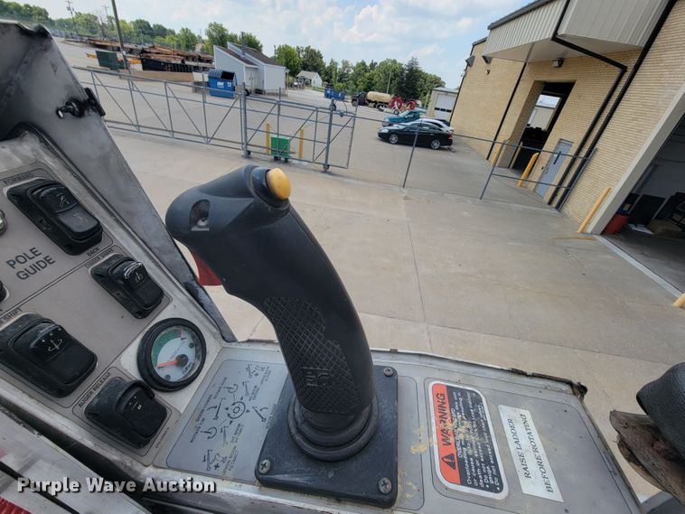 image for item KD9491 2012 International 7400  digger derrick truck