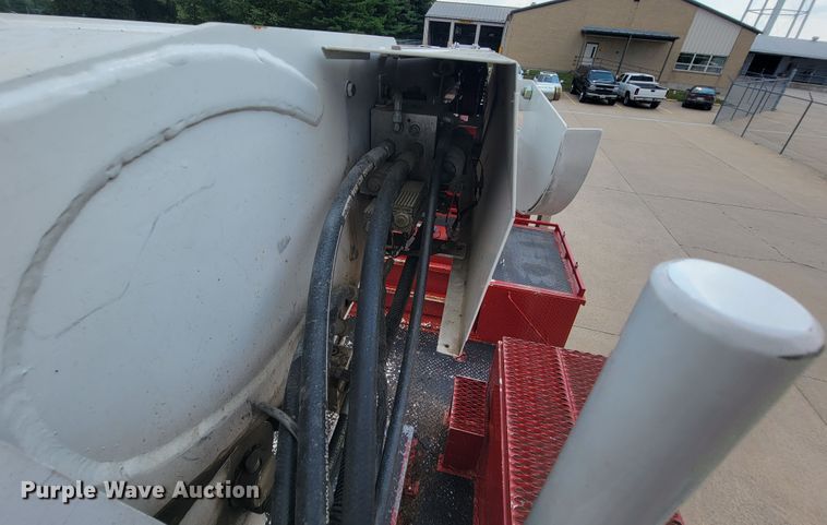 image for item KD9491 2012 International 7400  digger derrick truck