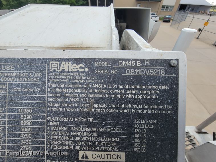 image for item KD9491 2012 International 7400  digger derrick truck