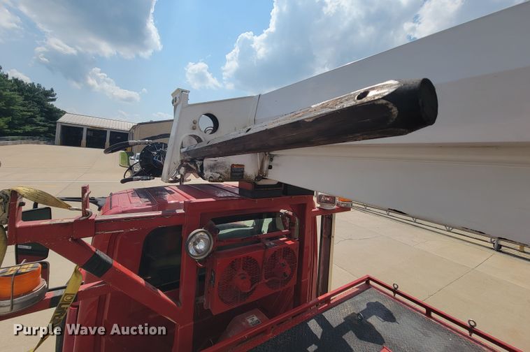 image for item KD9491 2012 International 7400  digger derrick truck