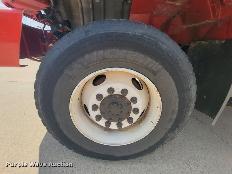 image for item KD9491 2012 International 7400  digger derrick truck