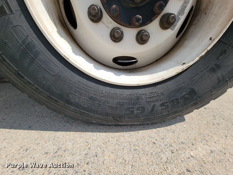 image for item KD9491 2012 International 7400  digger derrick truck