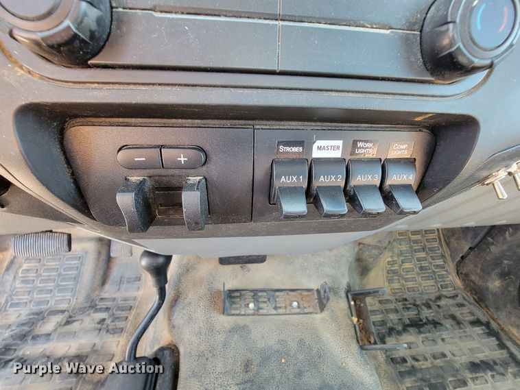 image for item KD9493 2012 Ford F550 Super Duty XL  bucket truck