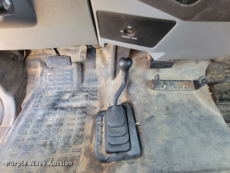 image for item KD9493 2012 Ford F550 Super Duty XL  bucket truck