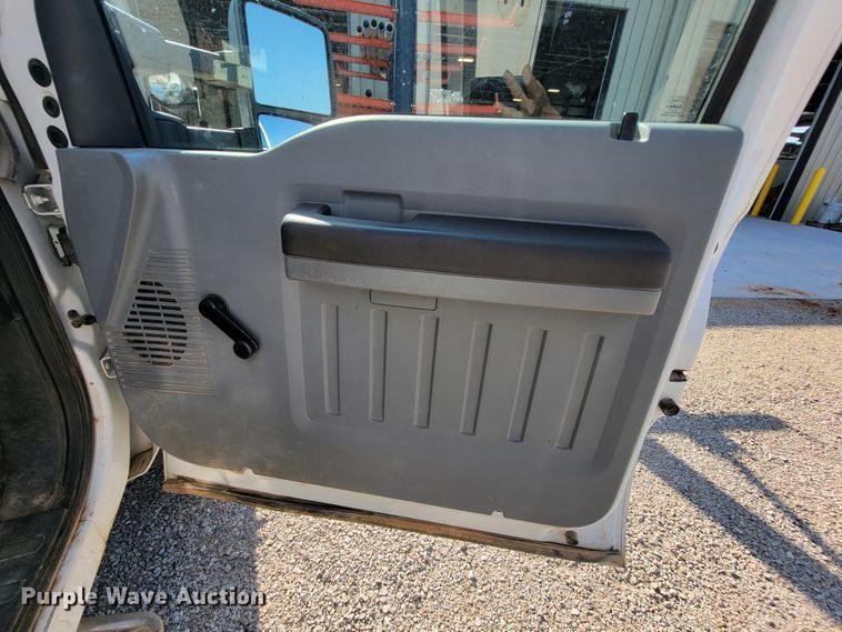 image for item KD9493 2012 Ford F550 Super Duty XL  bucket truck