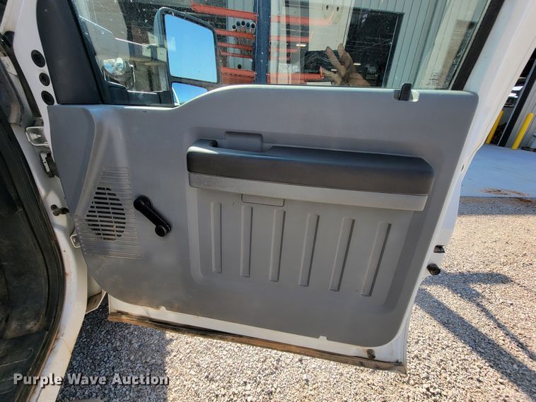 image for item KD9493 2012 Ford F550 Super Duty XL  bucket truck