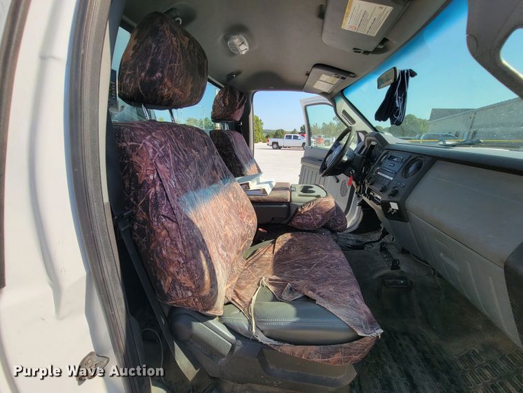 image for item KD9493 2012 Ford F550 Super Duty XL  bucket truck