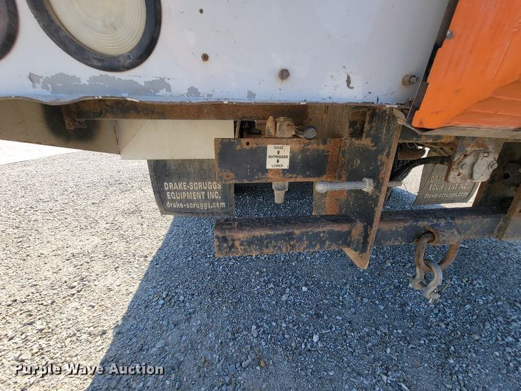 image for item KD9493 2012 Ford F550 Super Duty XL  bucket truck