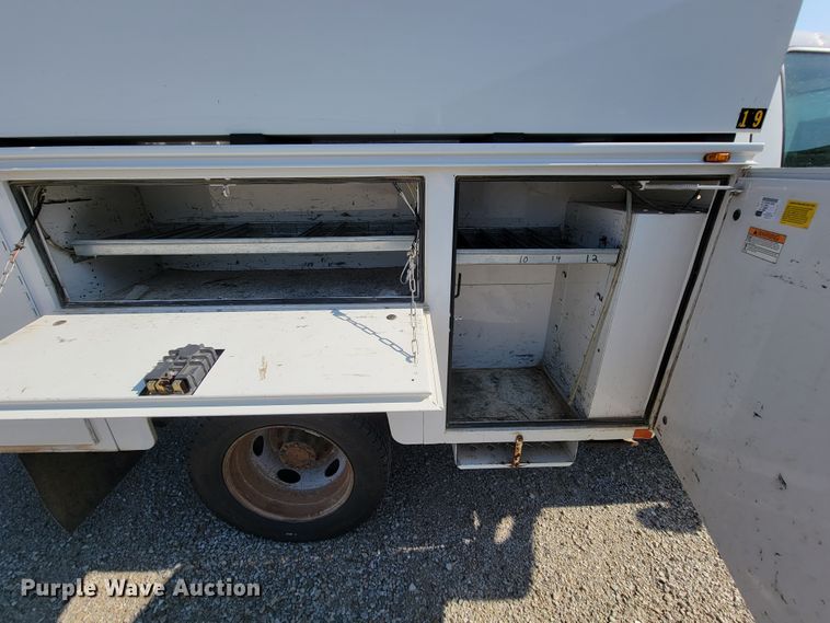 image for item KD9493 2012 Ford F550 Super Duty XL  bucket truck