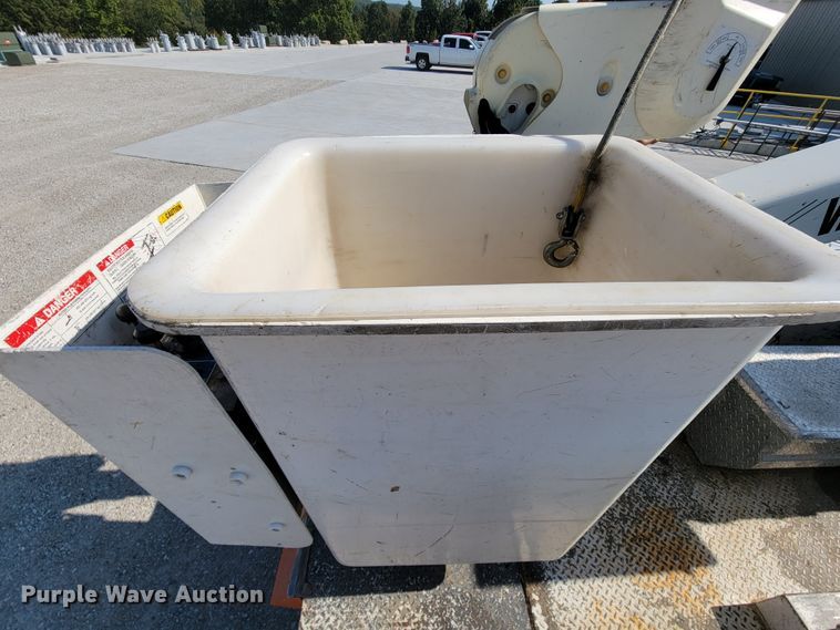 image for item KD9493 2012 Ford F550 Super Duty XL  bucket truck