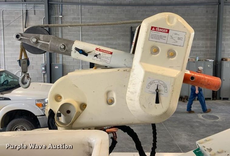 image for item KD9493 2012 Ford F550 Super Duty XL  bucket truck