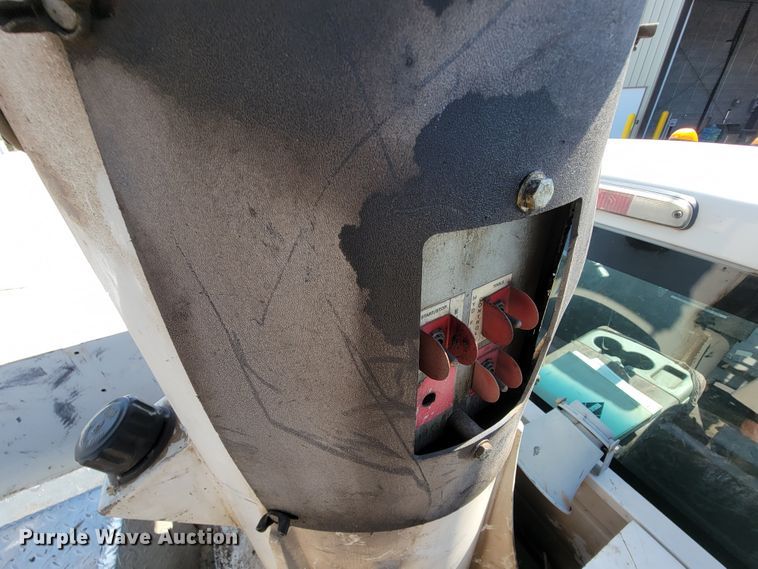 image for item KD9493 2012 Ford F550 Super Duty XL  bucket truck