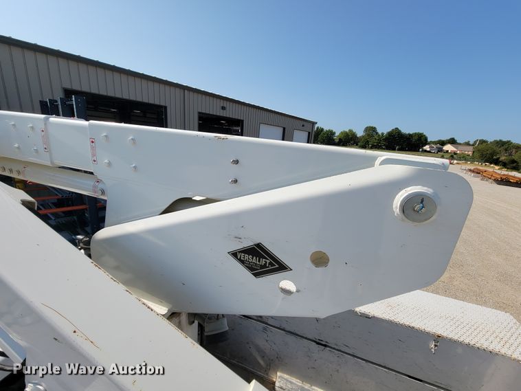 image for item KD9493 2012 Ford F550 Super Duty XL  bucket truck