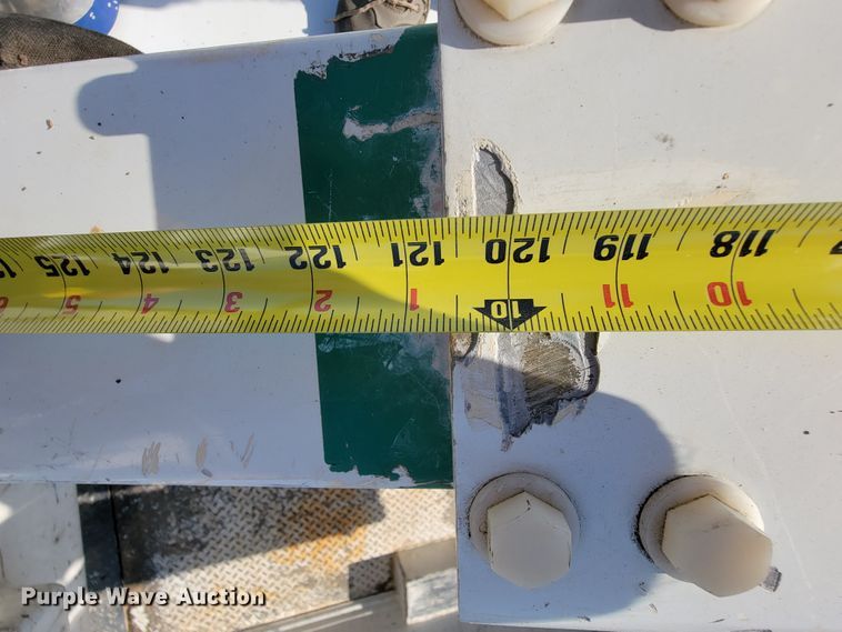 image for item KD9493 2012 Ford F550 Super Duty XL  bucket truck