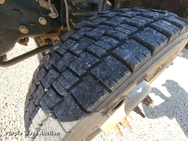 image for item KD9493 2012 Ford F550 Super Duty XL  bucket truck