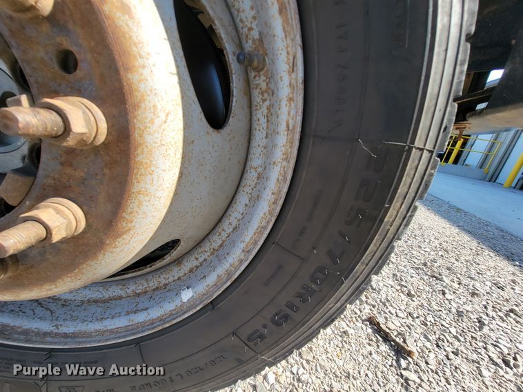 image for item KD9493 2012 Ford F550 Super Duty XL  bucket truck