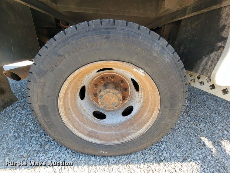 image for item KD9493 2012 Ford F550 Super Duty XL  bucket truck