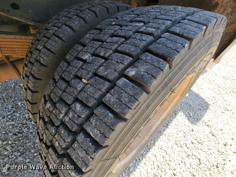 image for item KD9493 2012 Ford F550 Super Duty XL  bucket truck