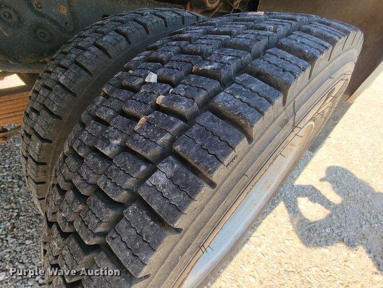 image for item KD9493 2012 Ford F550 Super Duty XL  bucket truck