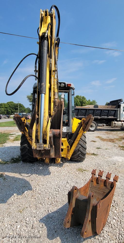 image for item KD9506 2006 New Holland B95  backhoe