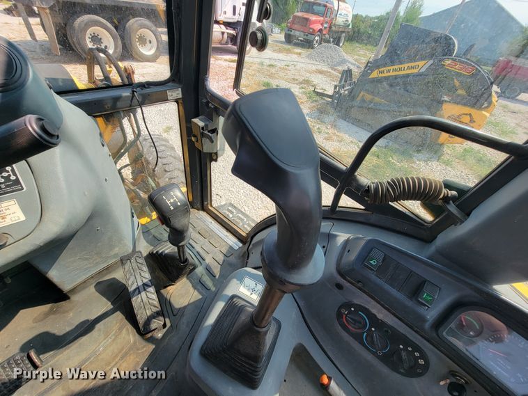 image for item KD9506 2006 New Holland B95  backhoe